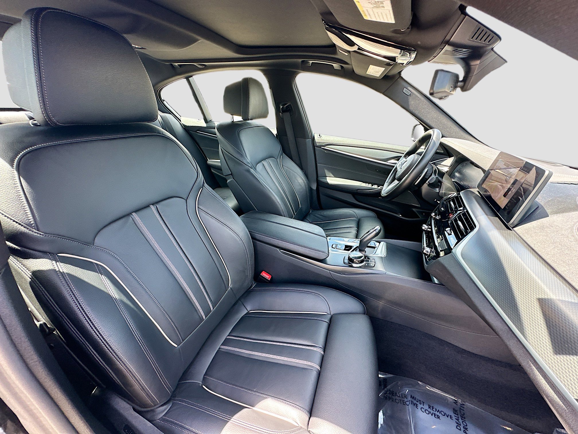 Used 2023 BMW M550i xDrive w/ Executive Package image 24