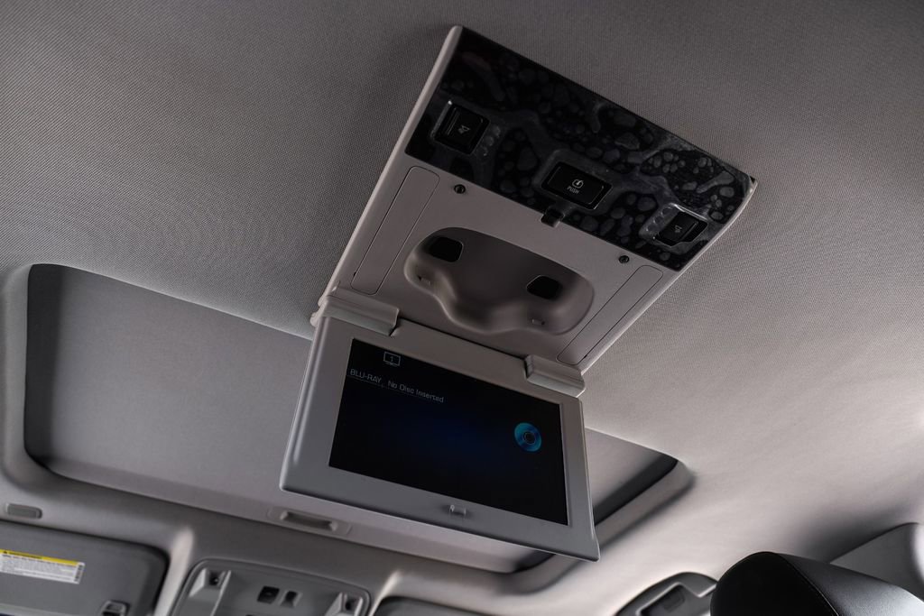 Used 2019 Cadillac Escalade Premium Luxury w/ LPO, Radiant Package RWD image 38