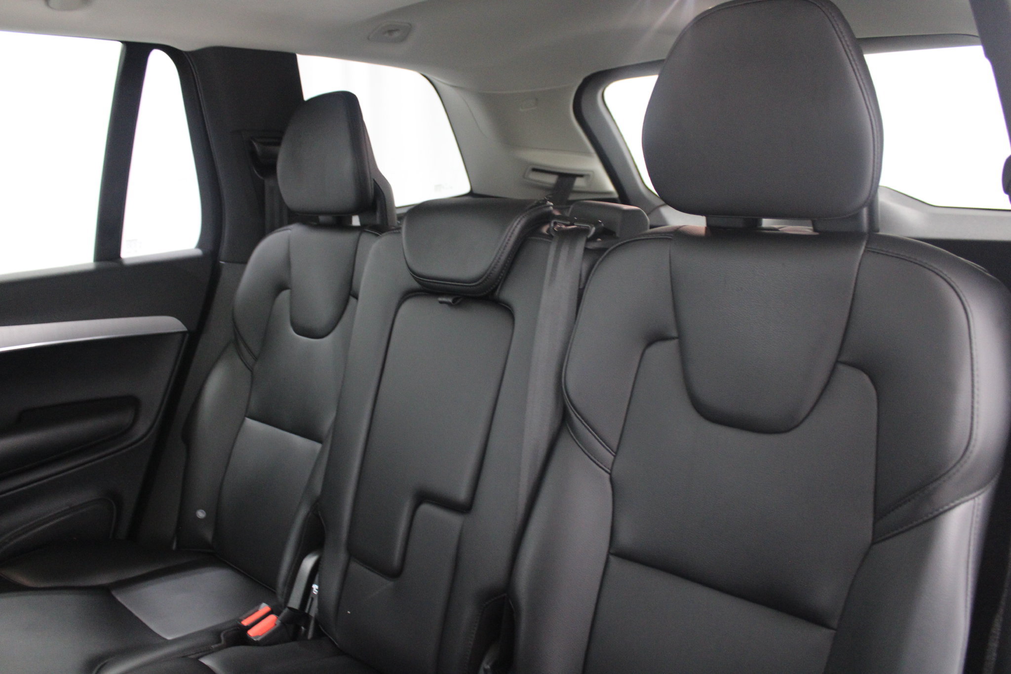 Used 2021 Volvo XC90 T5 Momentum w/ Climate Package AWD/4WD image 18