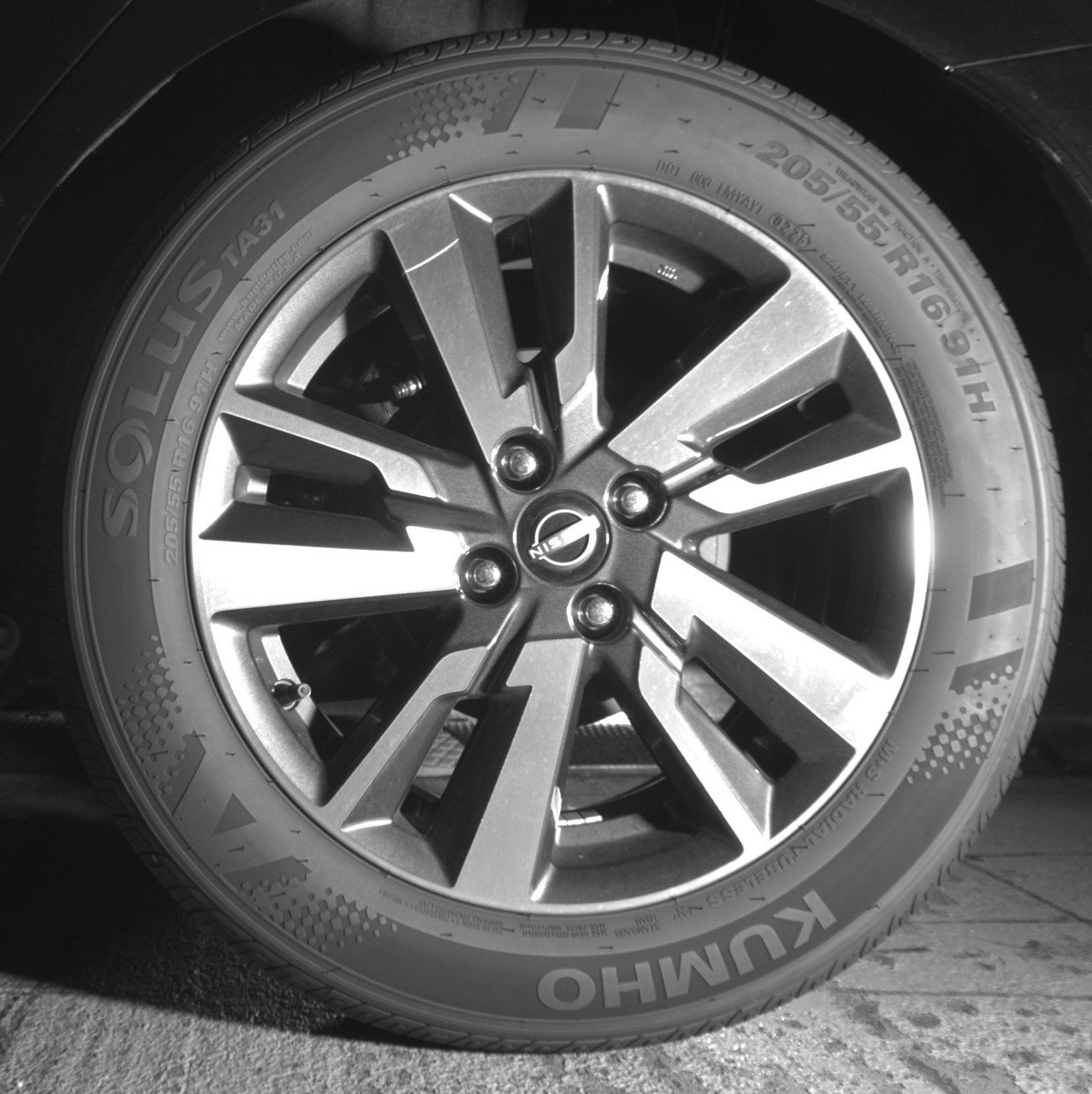 Used 2025 Nissan Versa SV image 14