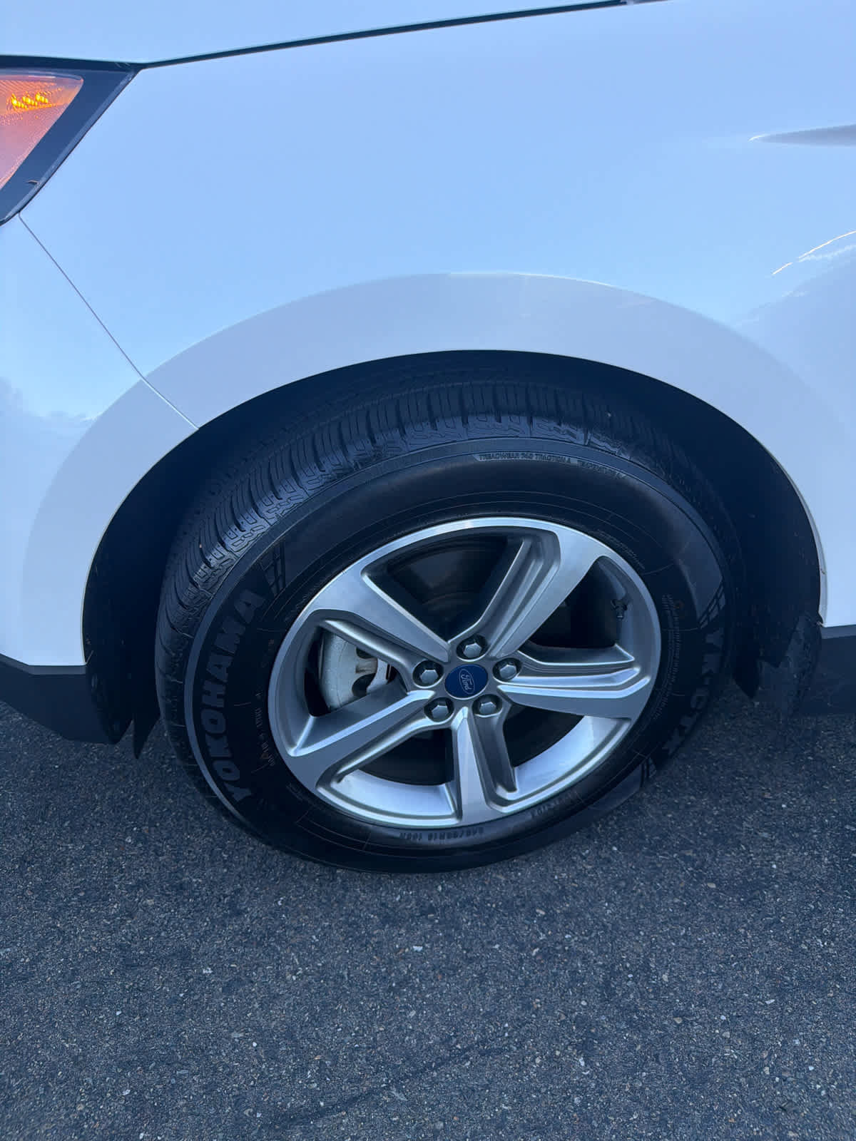 Used 2019 Ford Edge SEL w/ Equipment Group 201A FWD image 3