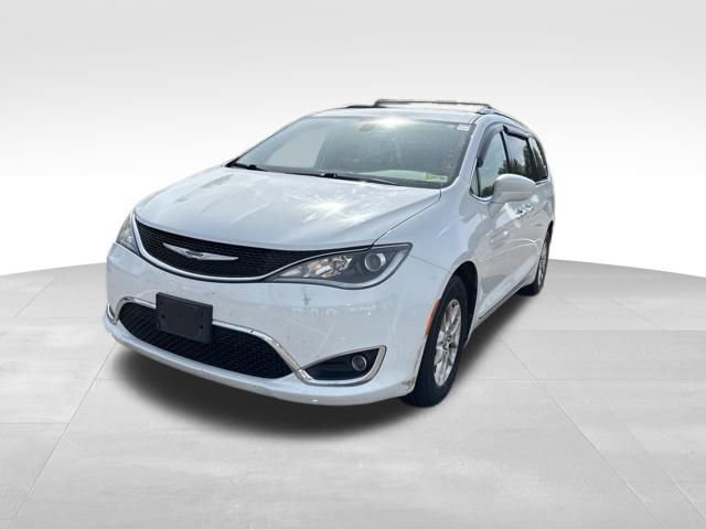 Used 2020 Chrysler Pacifica Touring-L FWD image 1