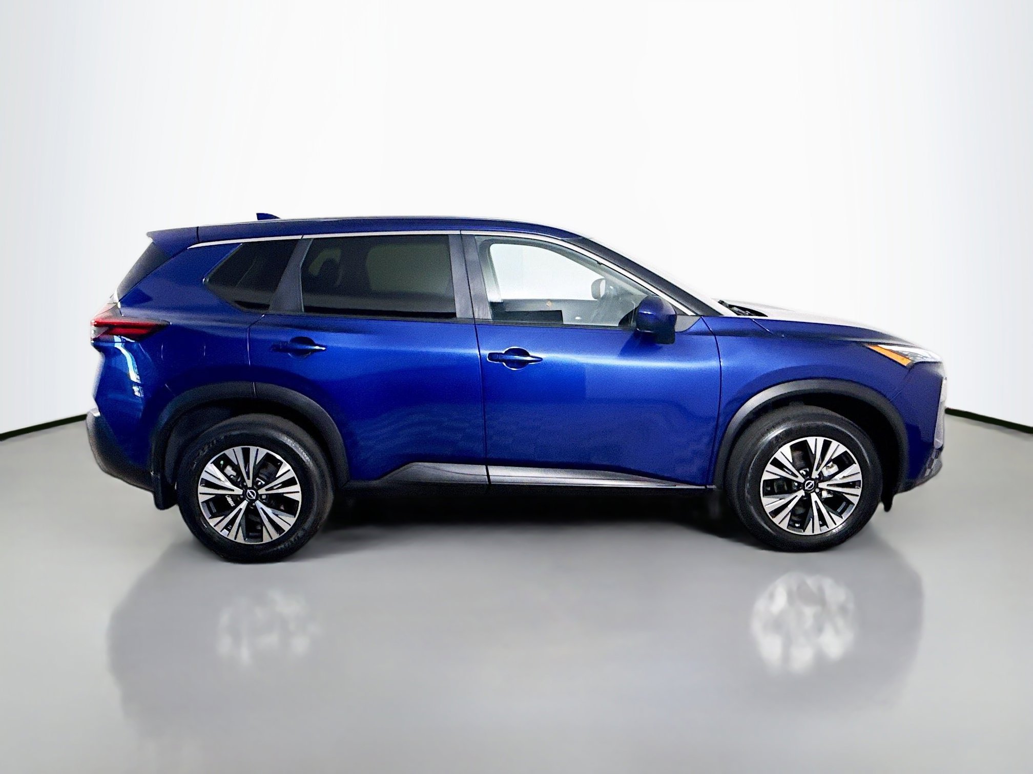 Used 2023 Nissan Rogue SV image 11