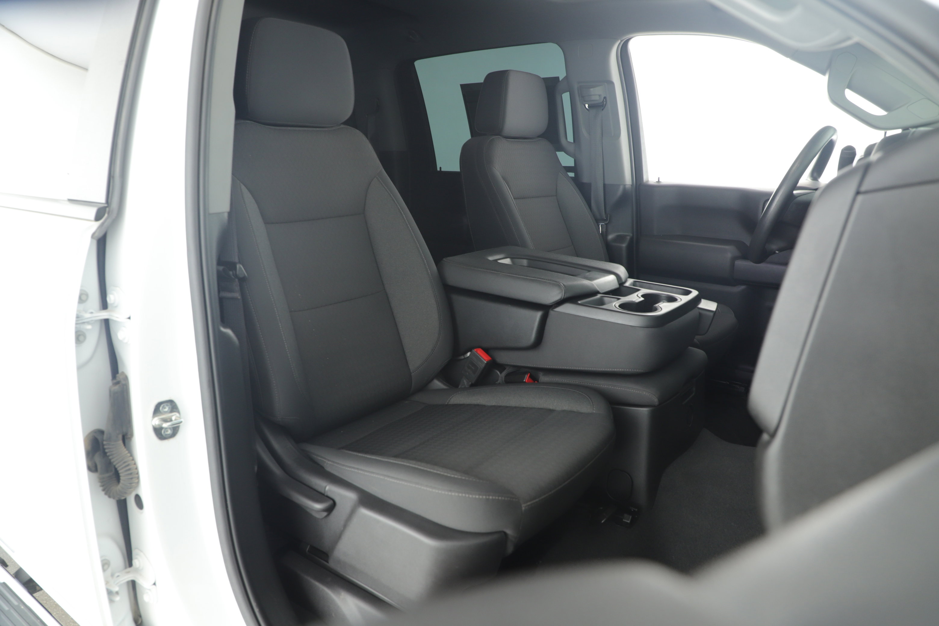 Used 2024 Chevrolet Silverado 2500 Custom w/ Custom Value Package image 15