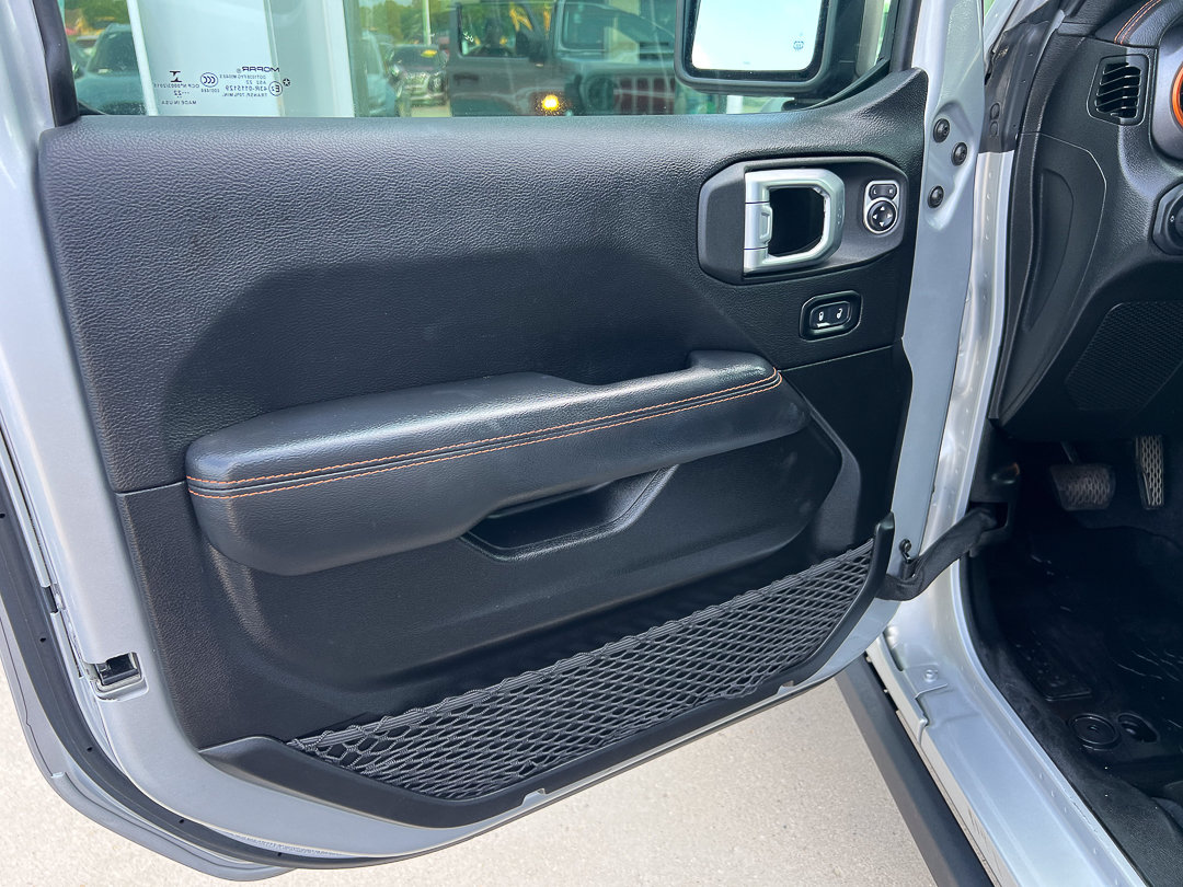 Used 2022 Jeep Gladiator Mojave AWD/4WD image 12