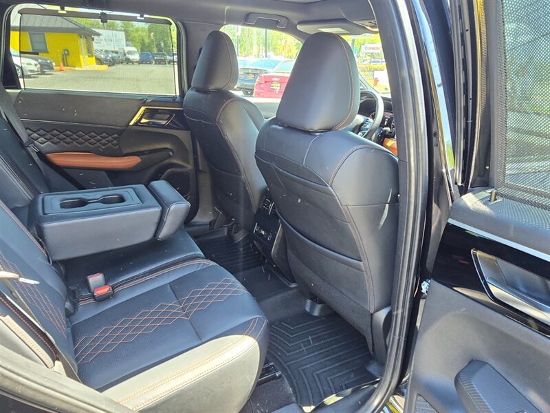 Used 2022 Mitsubishi Outlander SEL AWD/4WD image 17