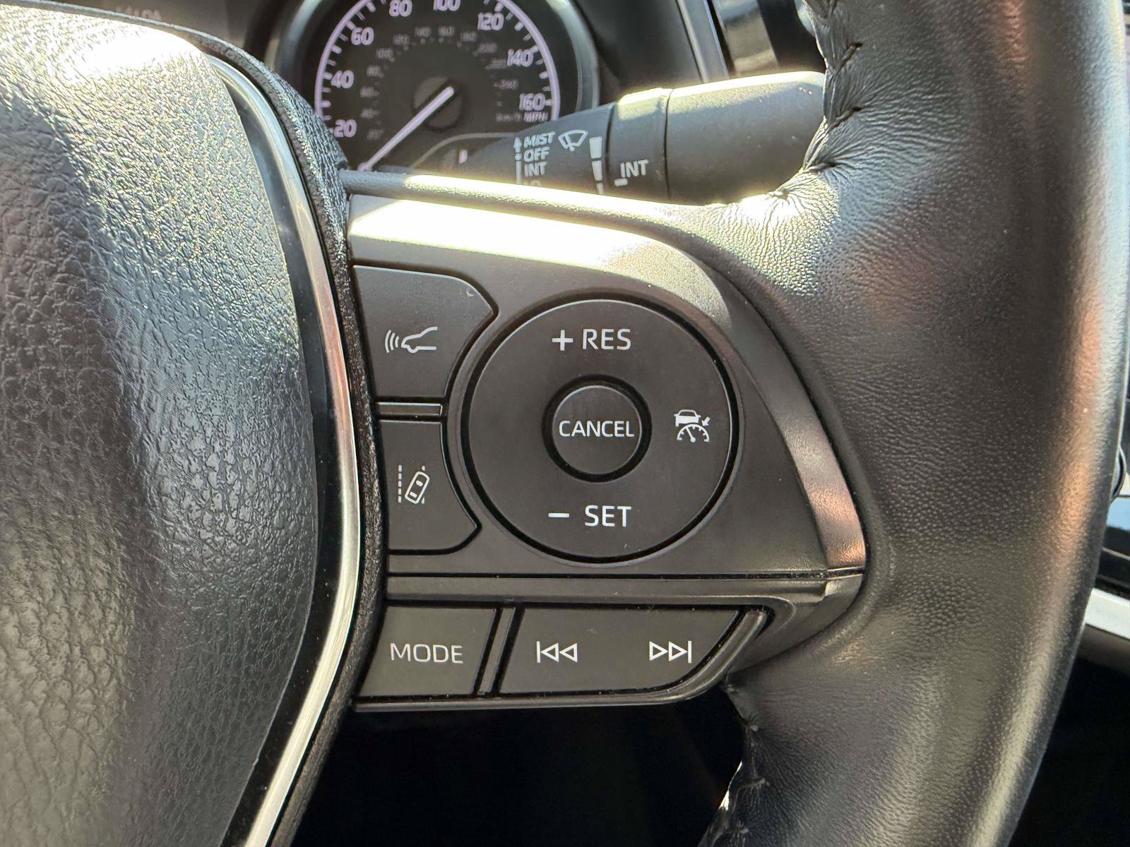 Used 2020 Toyota Camry SE FWD image 20