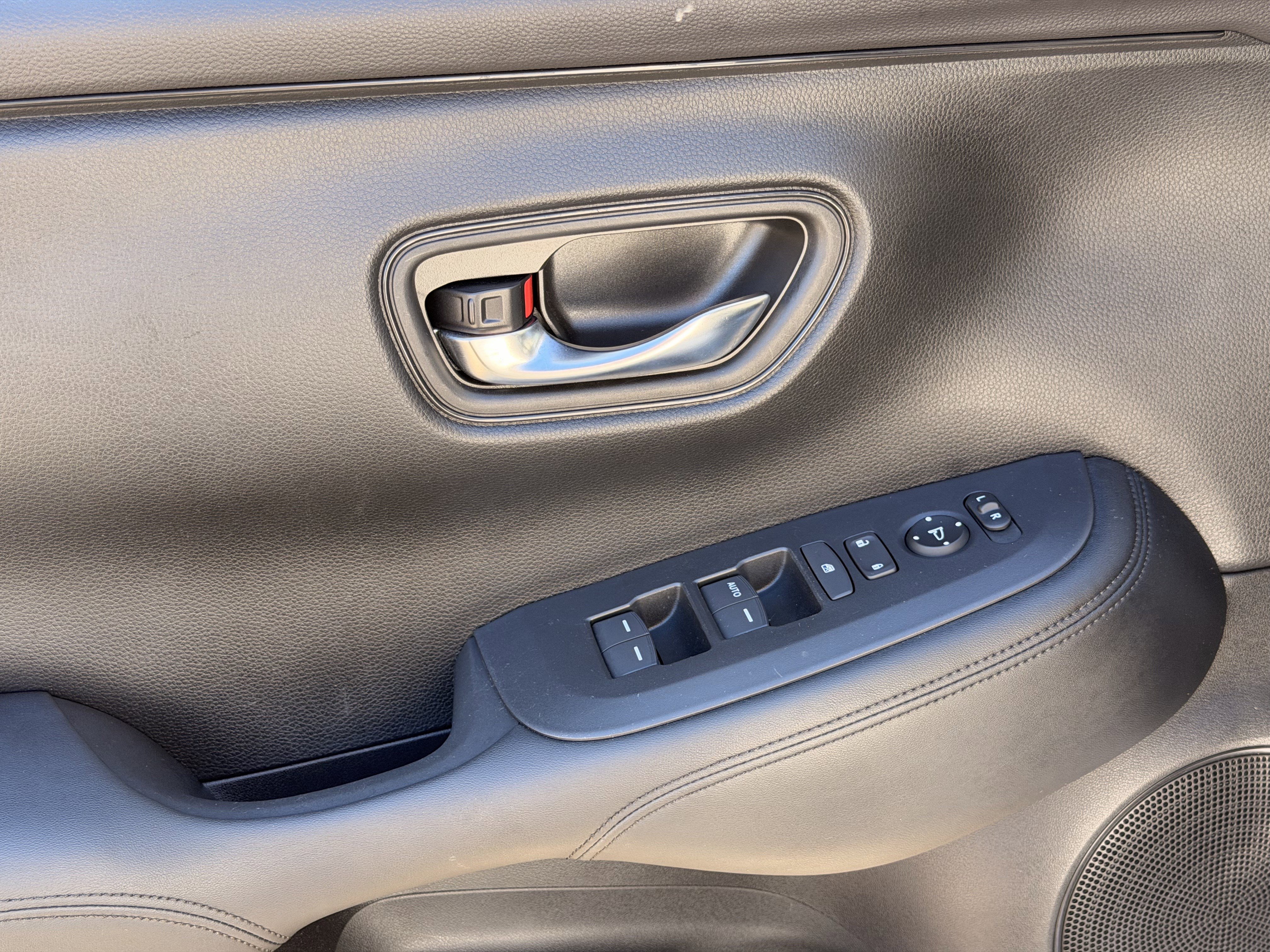 Certified 2024 Honda HR-V LX image 11