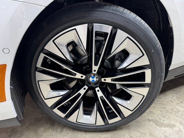Used 2026 BMW 530i xDrive AWD/4WD image 28