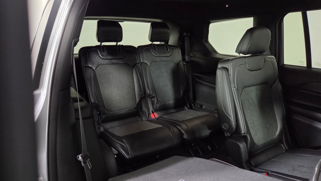 New 2025 Jeep Grand Cherokee L Altitude image 35