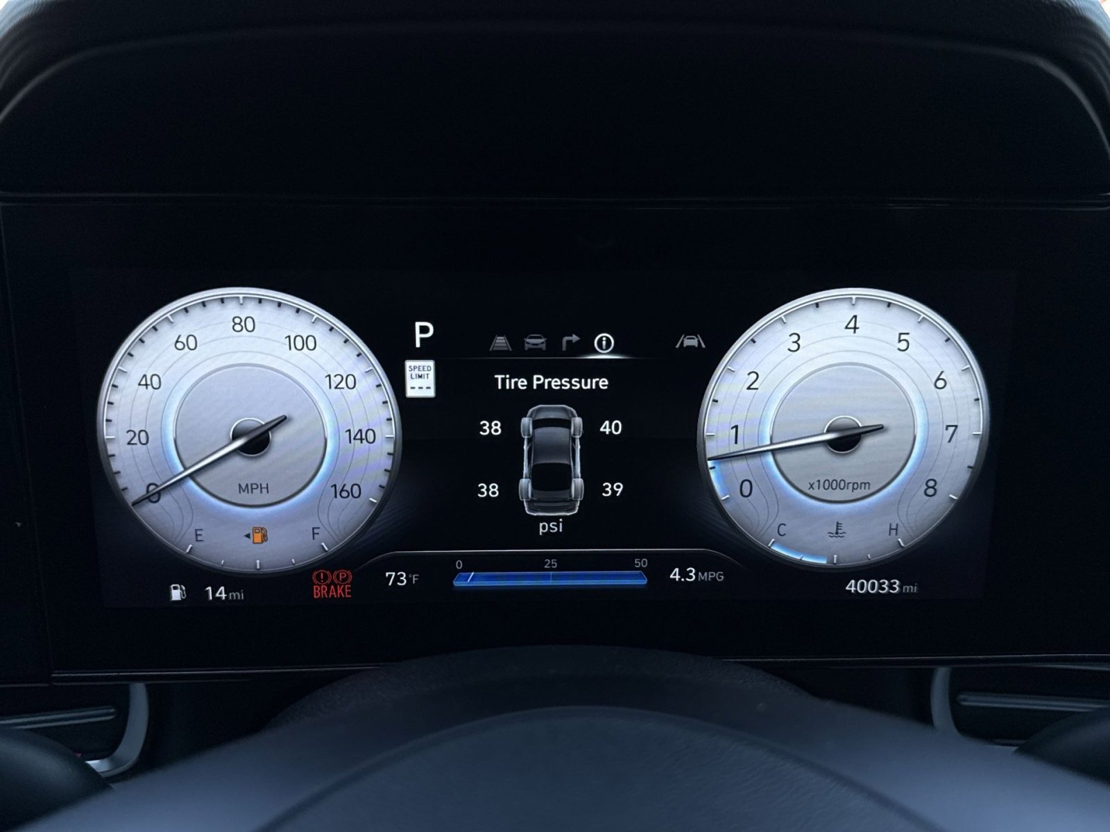 Used 2025 Hyundai Elantra Limited FWD image 28