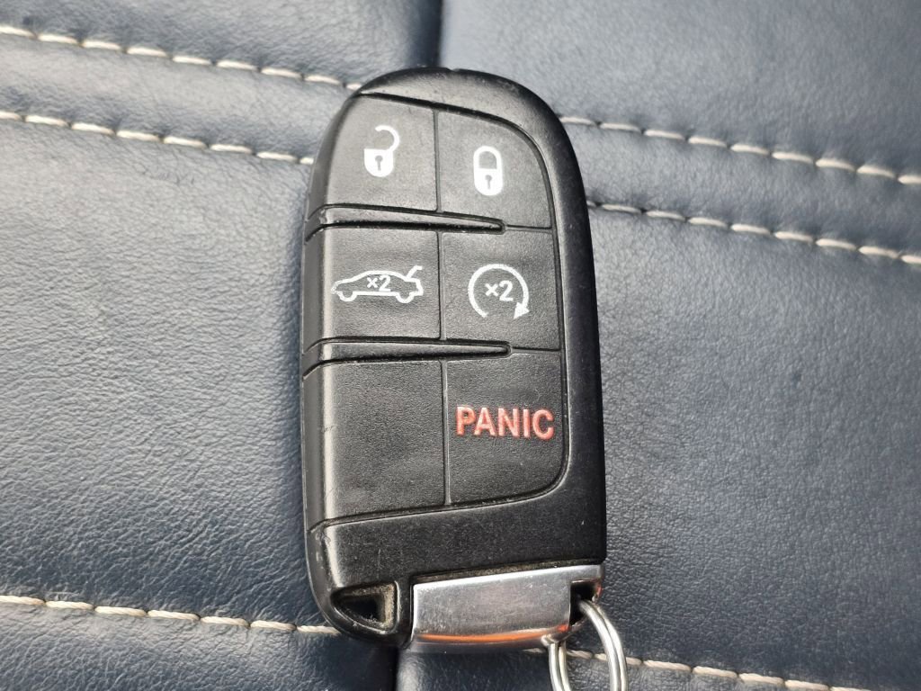 Used 2014 Chrysler 300 S image 35