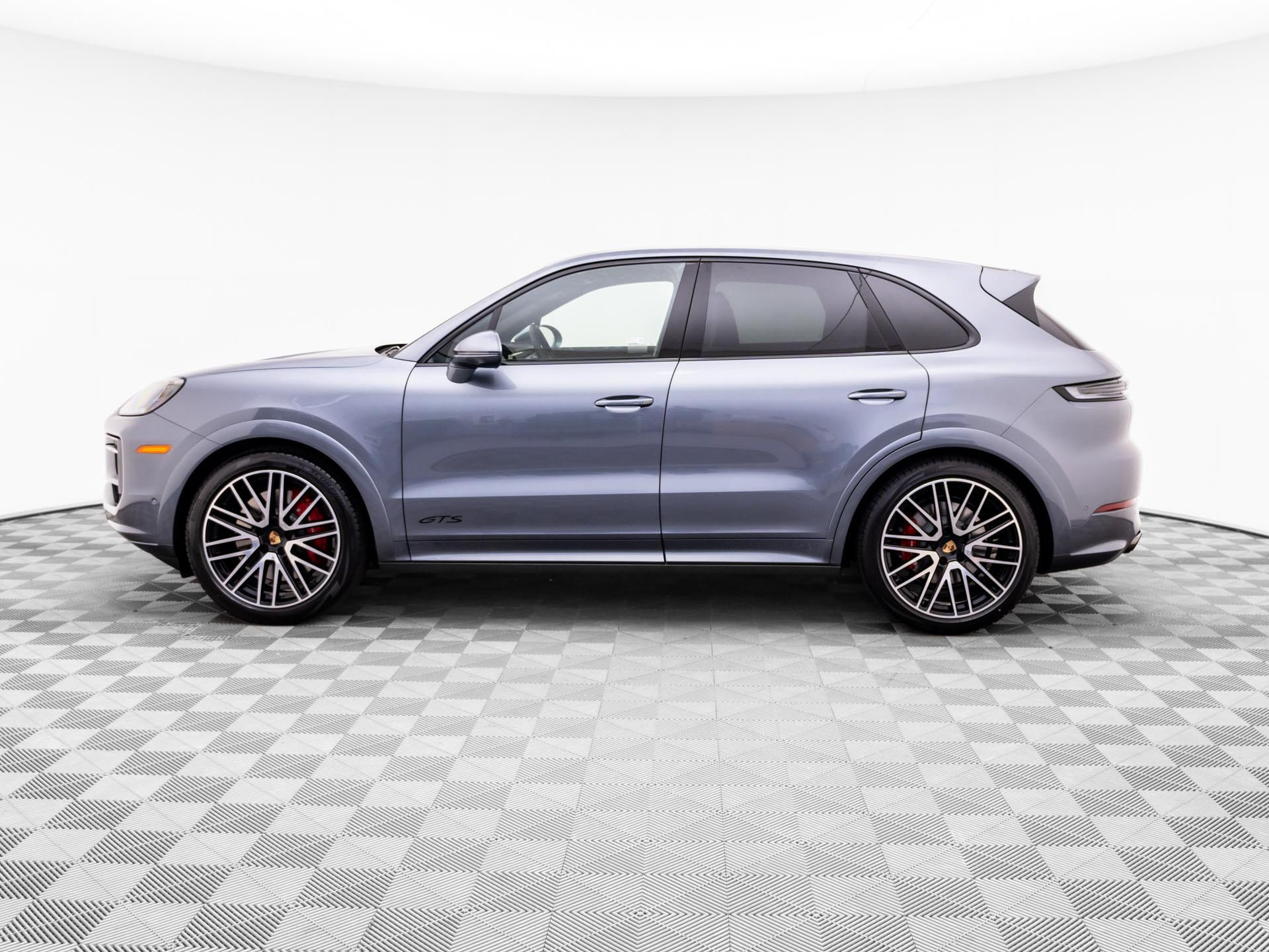 New 2027 Porsche Cayenne GTS AWD/4WD image 2