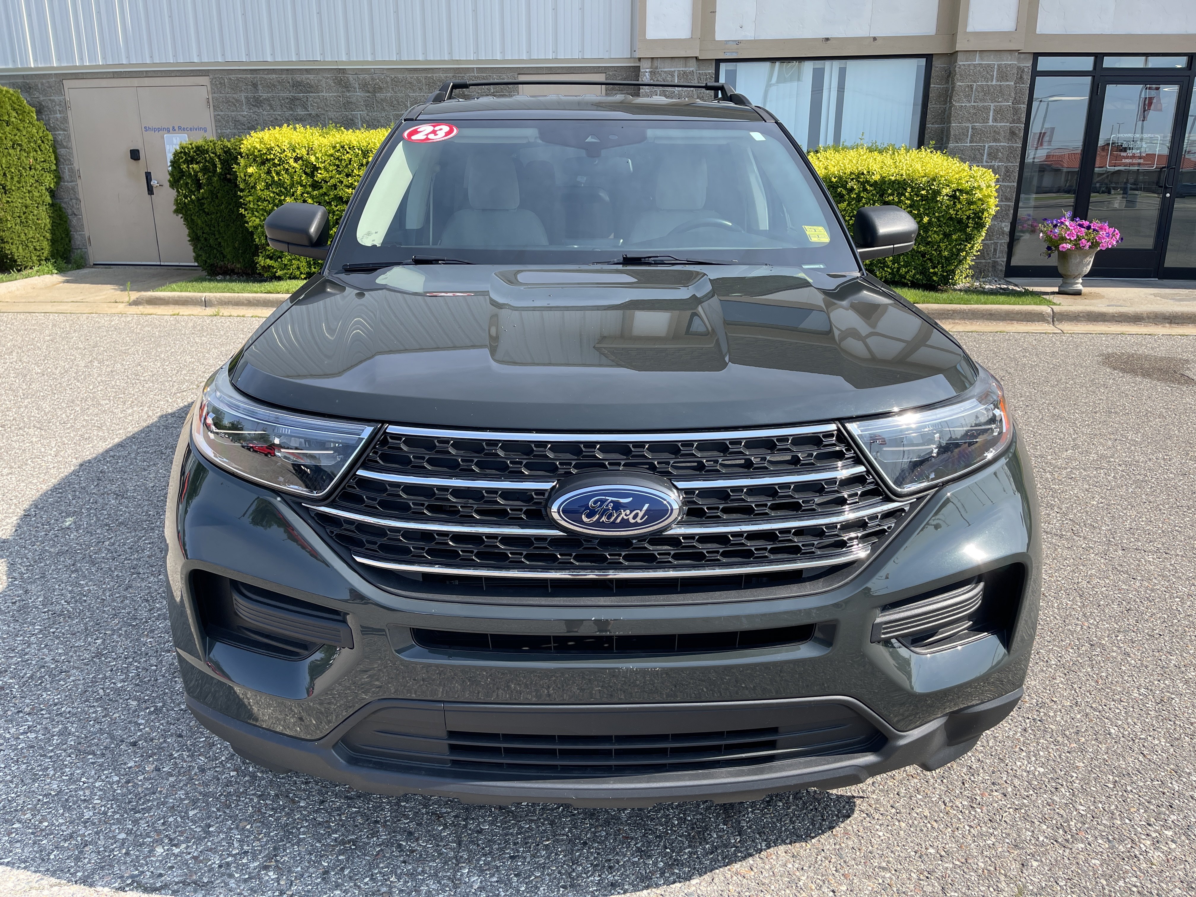 Used 2023 Ford Explorer XLT AWD/4WD image 9