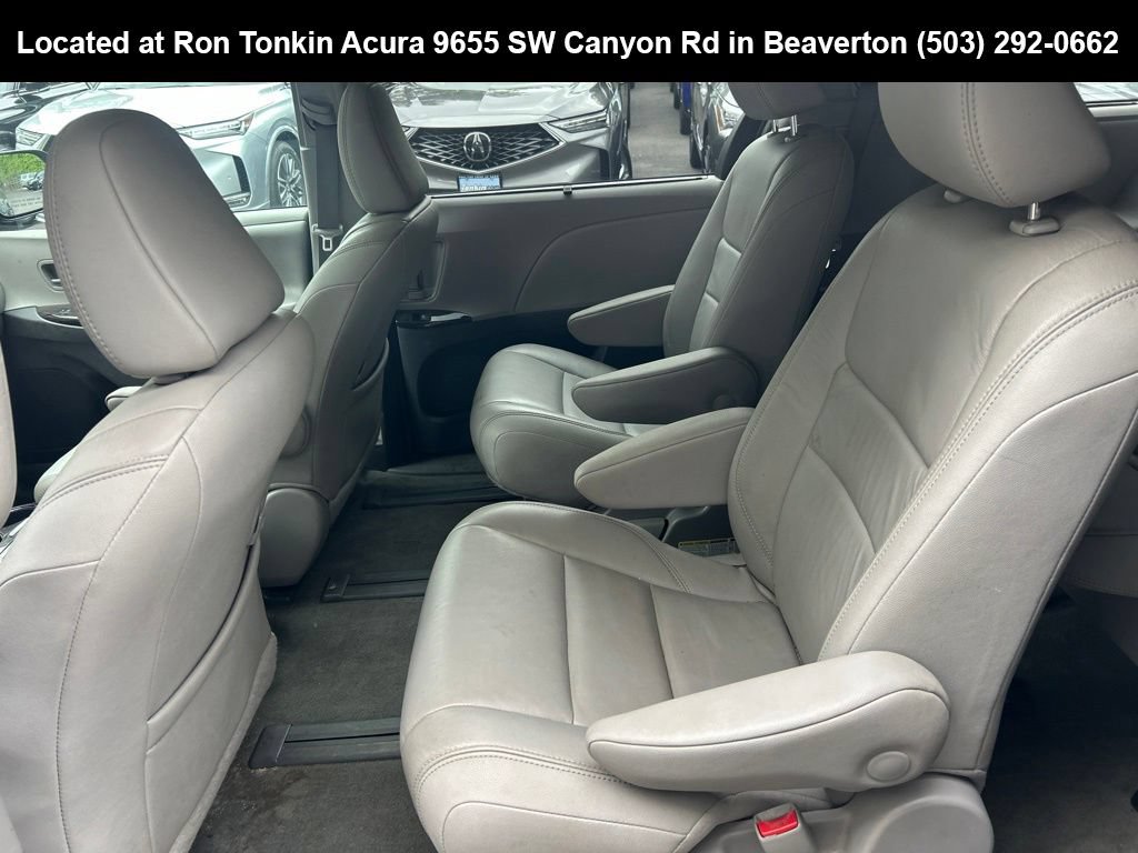 Used 2018 Toyota Sienna XLE AWD/4WD image 12