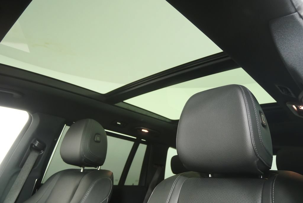 Used 2022 Mercedes-Benz GLS 450 4MATIC image 11