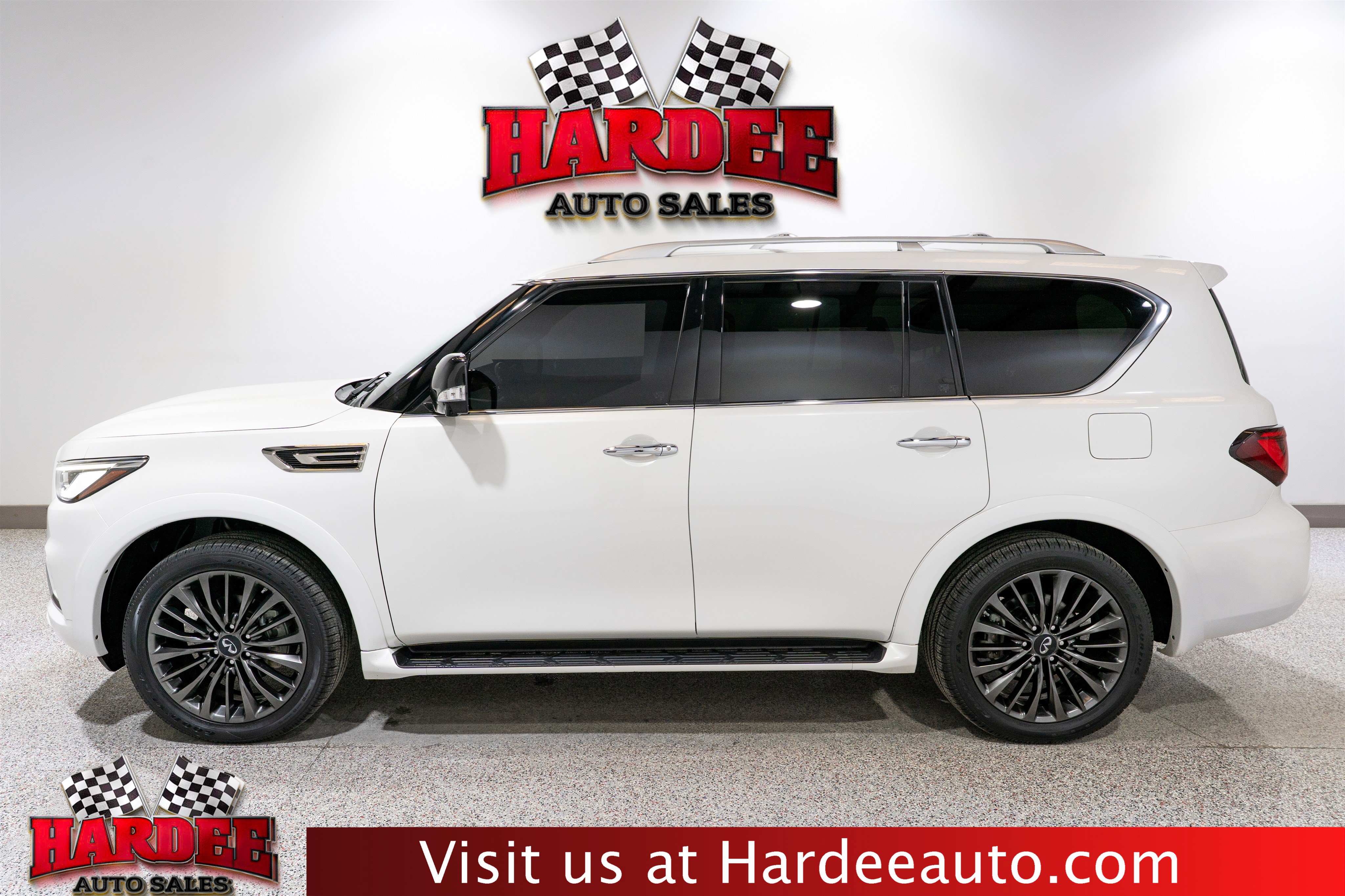 Used 2024 INFINITI QX80 Sensory AWD/4WD image 1