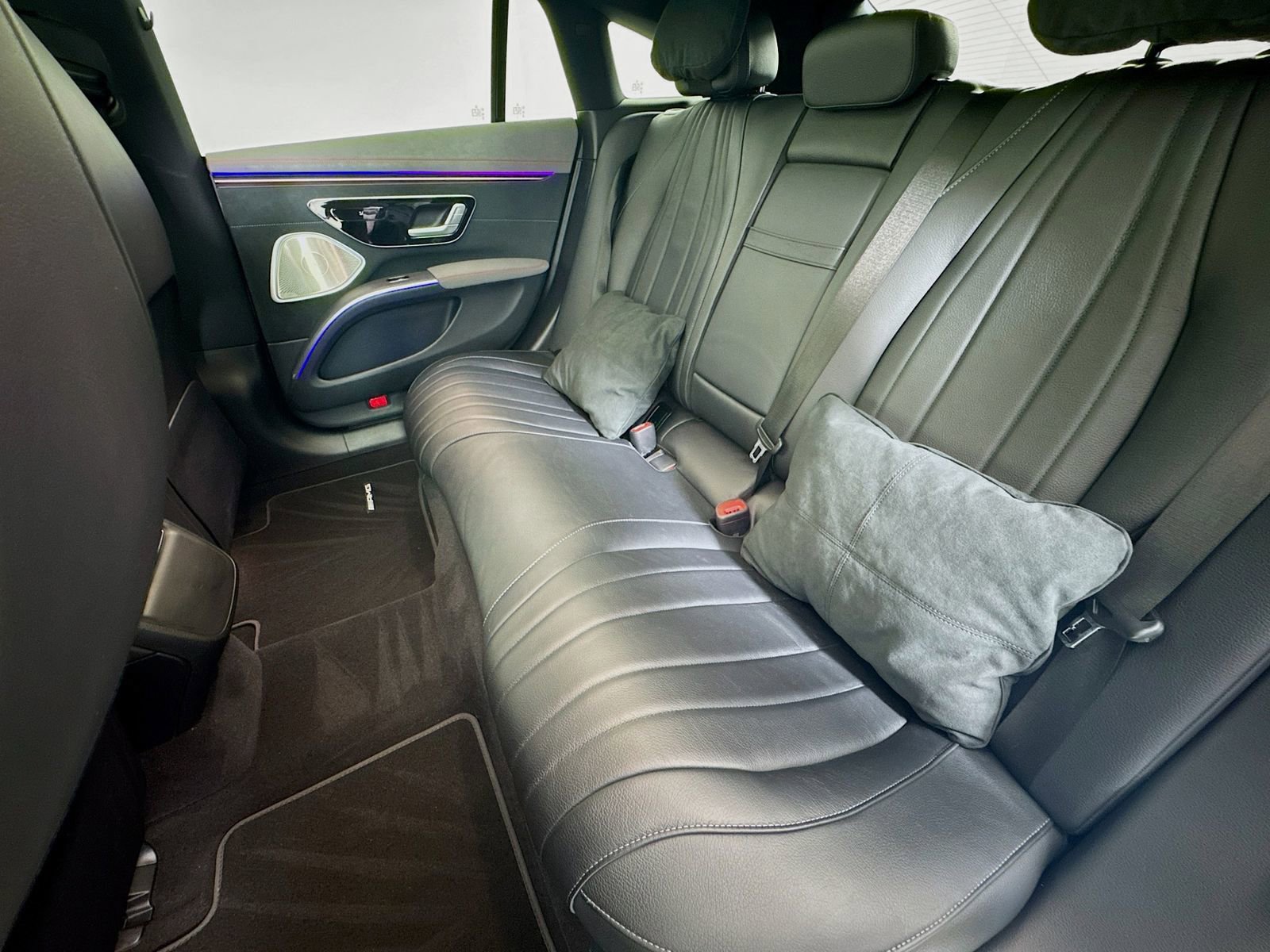 Used 2022 Mercedes-Benz EQS 580 4MATIC Sedan image 24