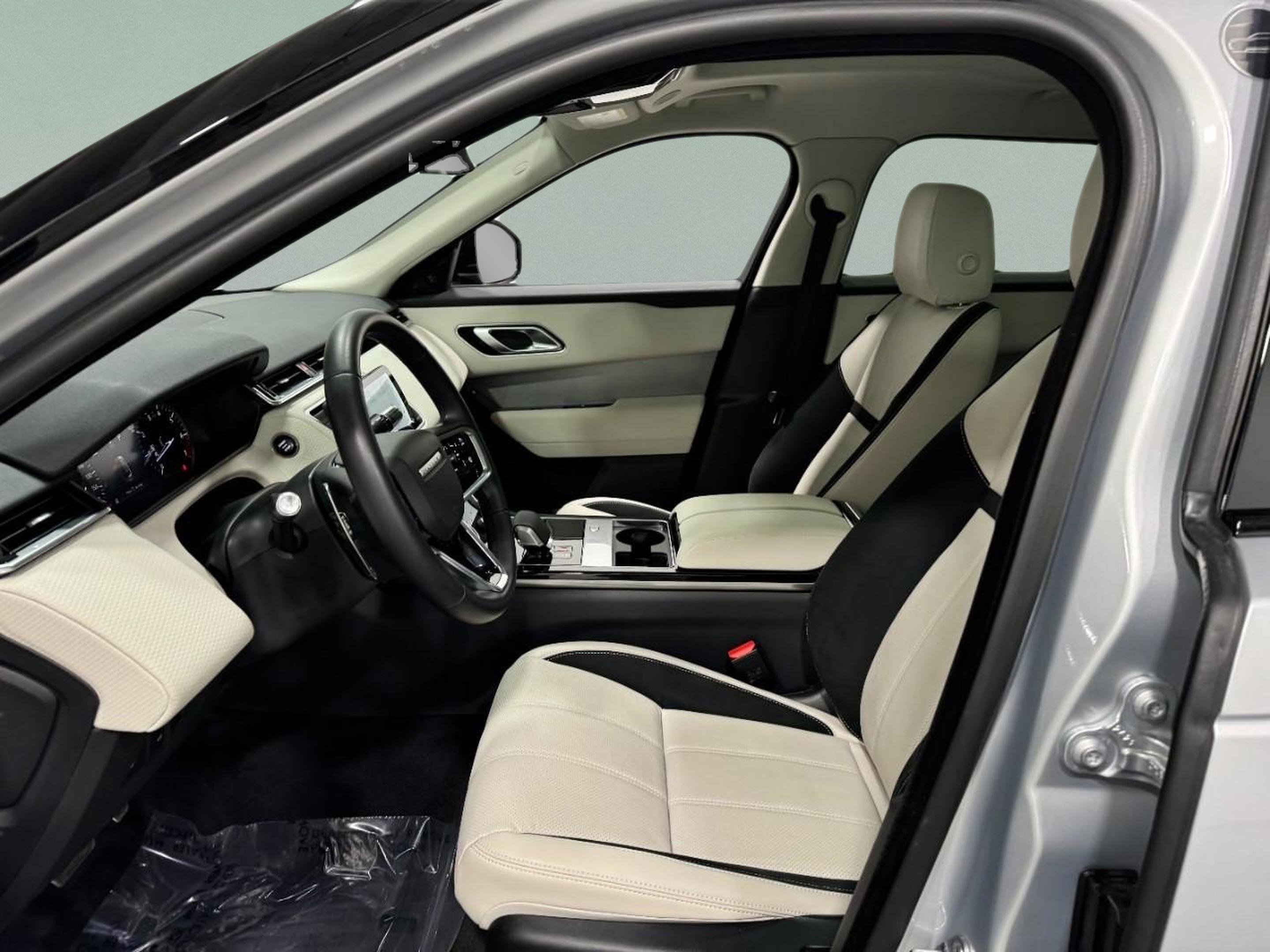 Used 2023 Land Rover Range Rover Velar R-Dynamic S image 23