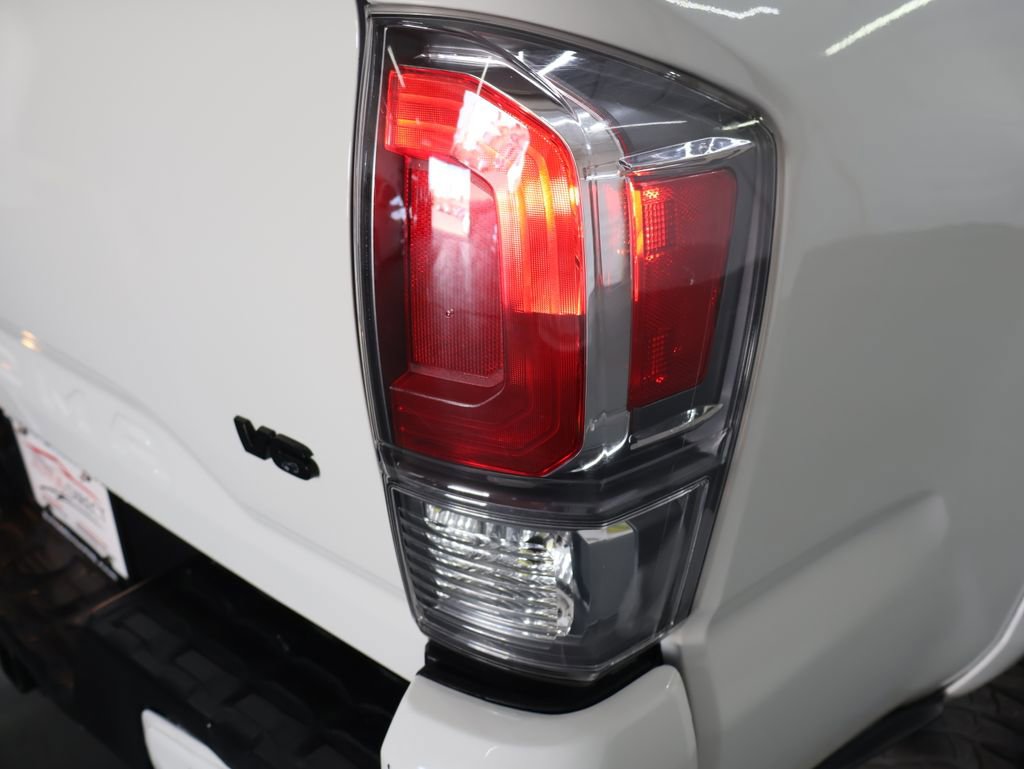 Used 2019 Toyota Tacoma TRD Sport image 28