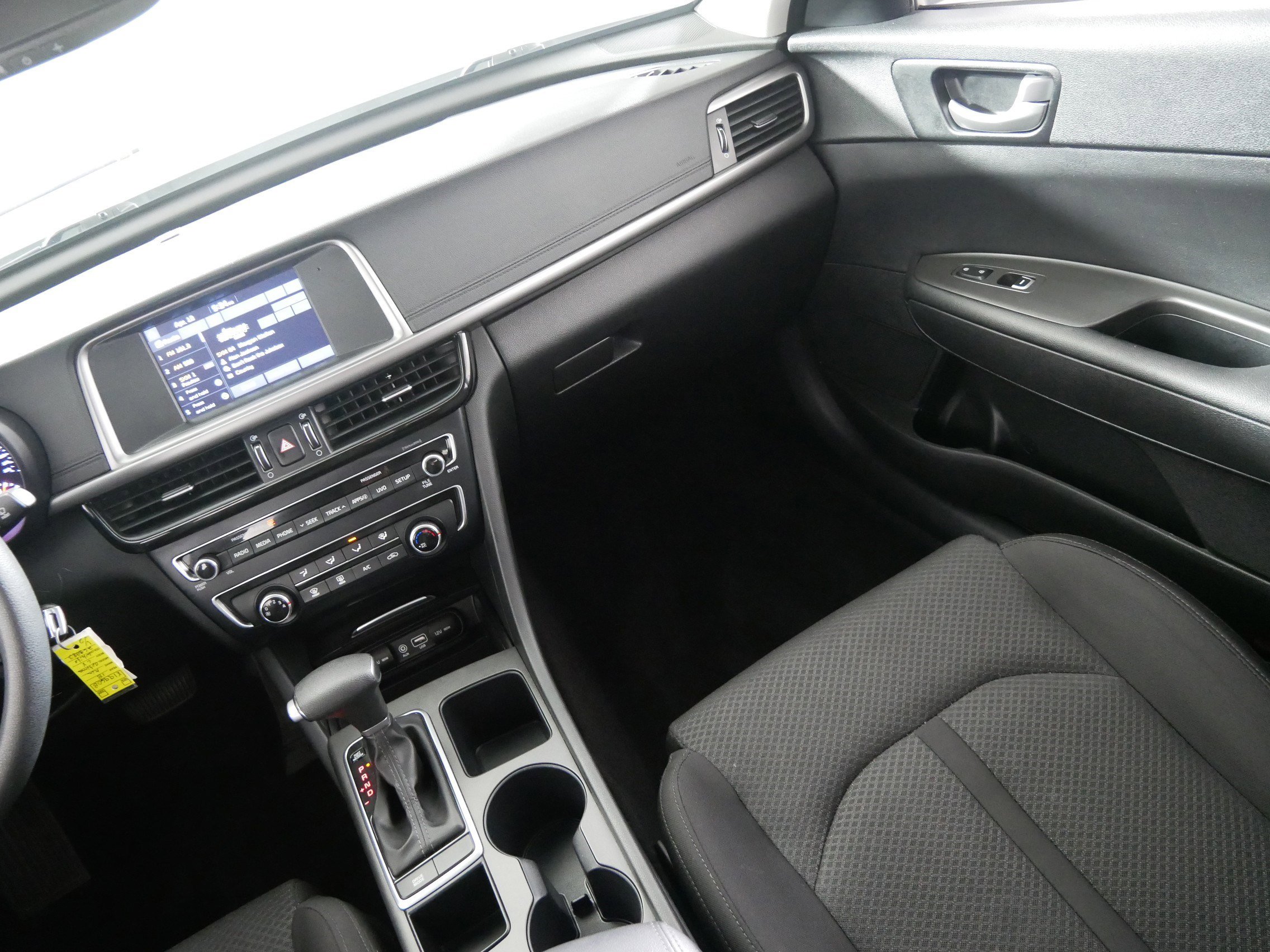 Used 2018 Kia Optima LX w/ 17" Alloy Wheels Package image 11