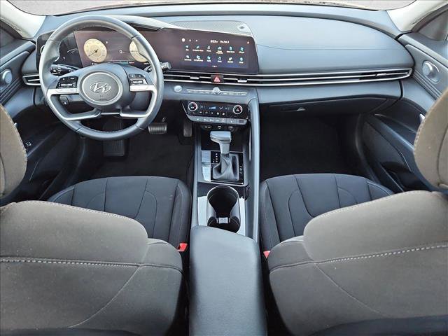 Used 2023 Hyundai Elantra SEL w/ Convenience Package image 18