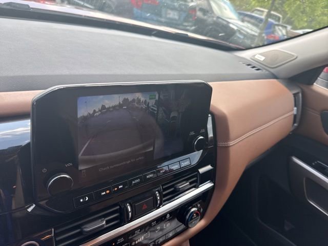 Used 2023 Nissan Pathfinder Platinum w/ Cargo Package AWD/4WD image 38