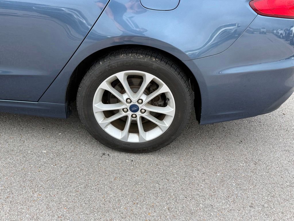 Used 2019 Ford Fusion SE FWD image 22