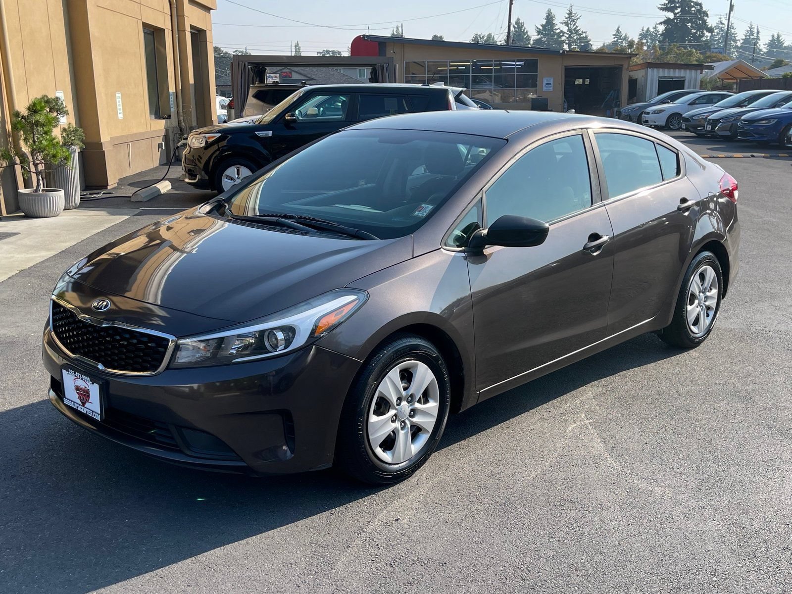 Used 2017 Kia Forte LX FWD image 8