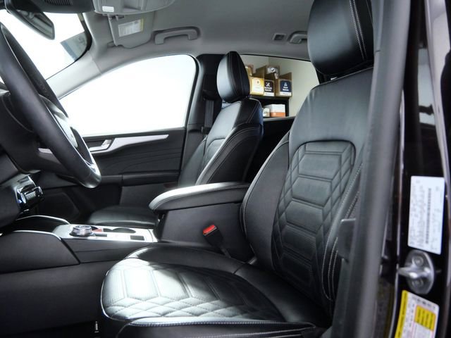 Certified 2023 Ford Escape Platinum w/ Premium Technology Package AWD/4WD image 16