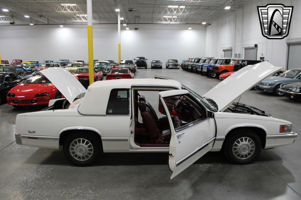 Used 1992 Cadillac De Ville Coupe image 9