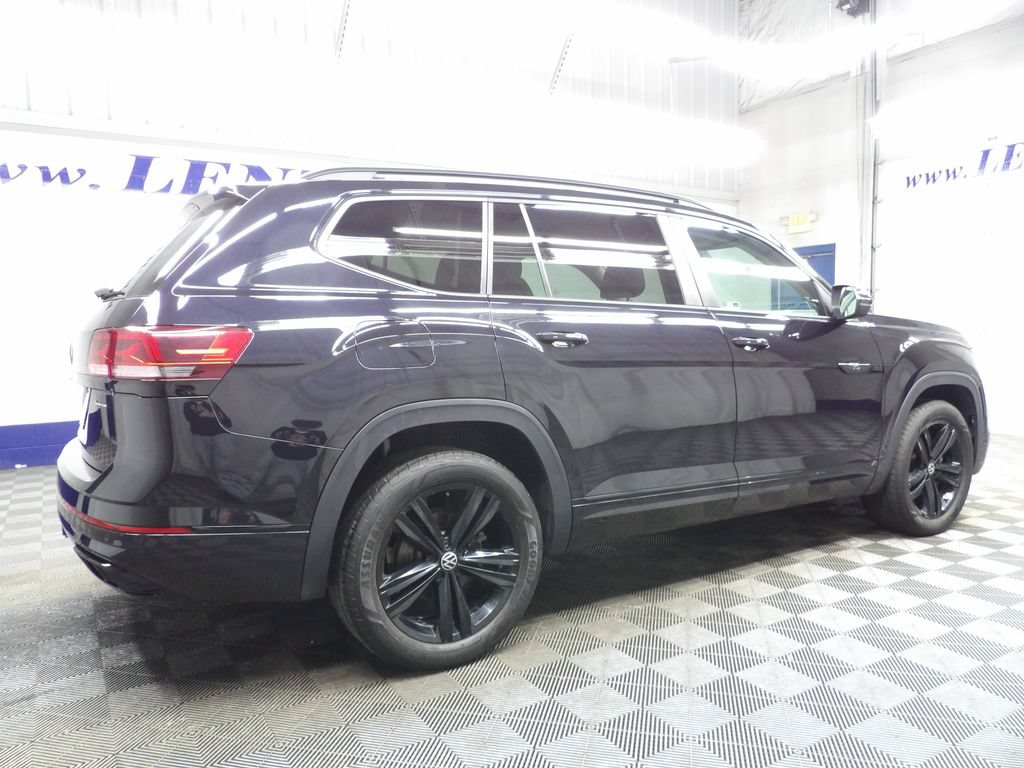 Used 2023 Volkswagen Atlas SEL R-Line AWD/4WD image 6