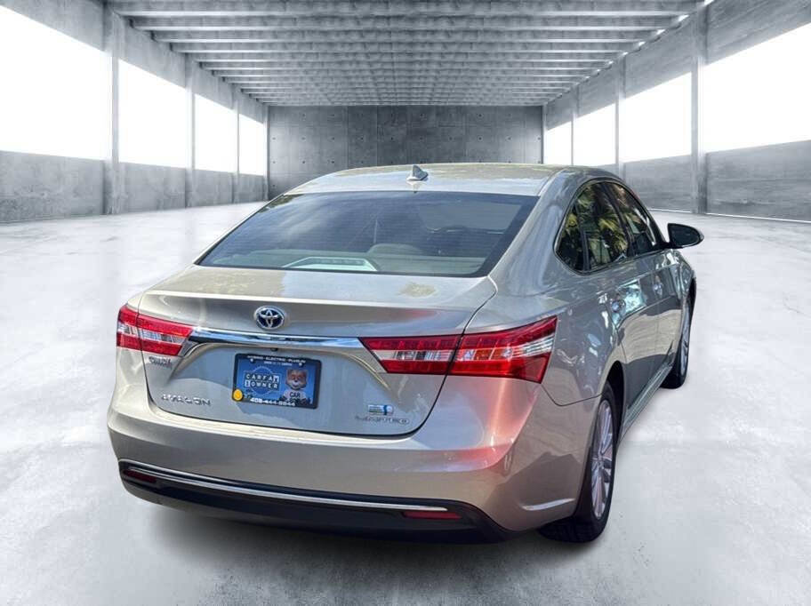 Used 2013 Toyota Avalon Limited image 3