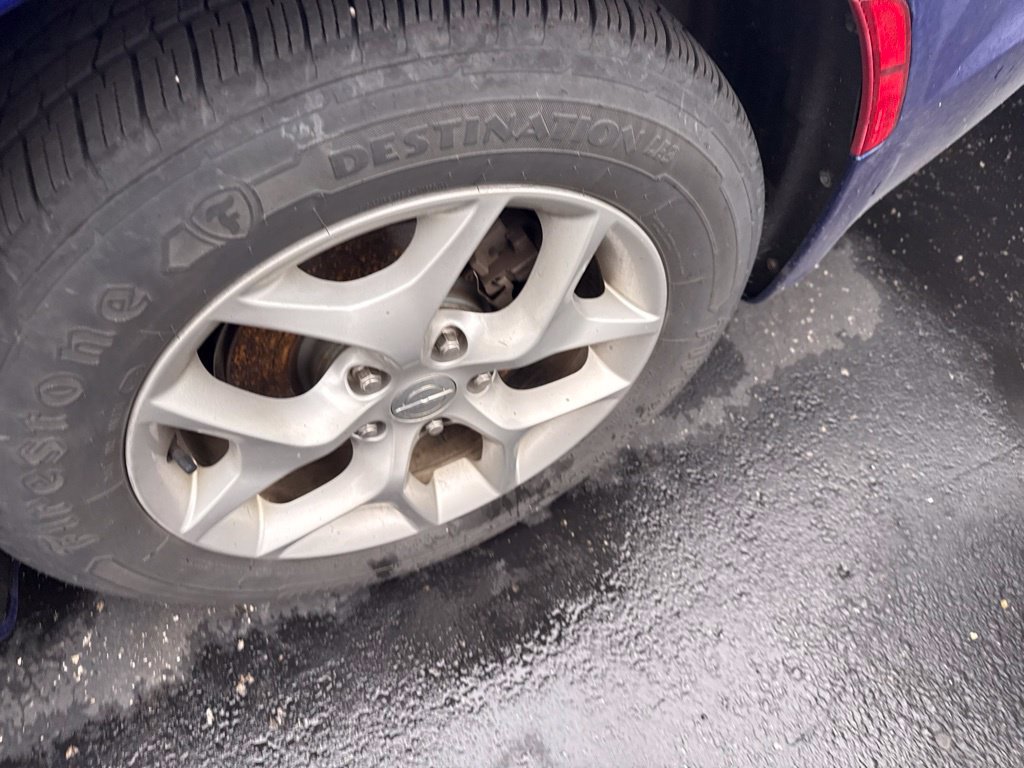 Used 2019 Chrysler Pacifica Touring-L w/ Tire & Wheel Group FWD image 16