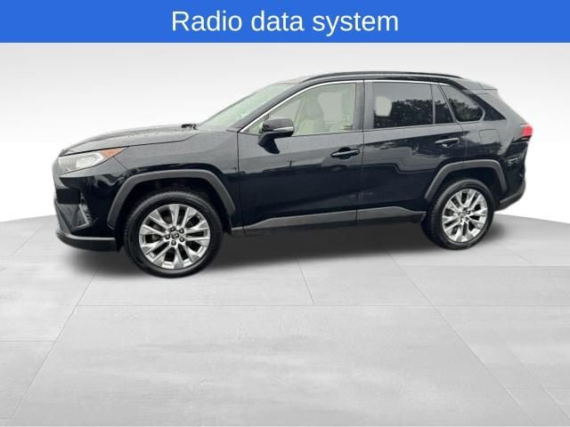 Used 2019 Toyota RAV4 XLE Premium w/ Cold Weather Package AWD/4WD image 8