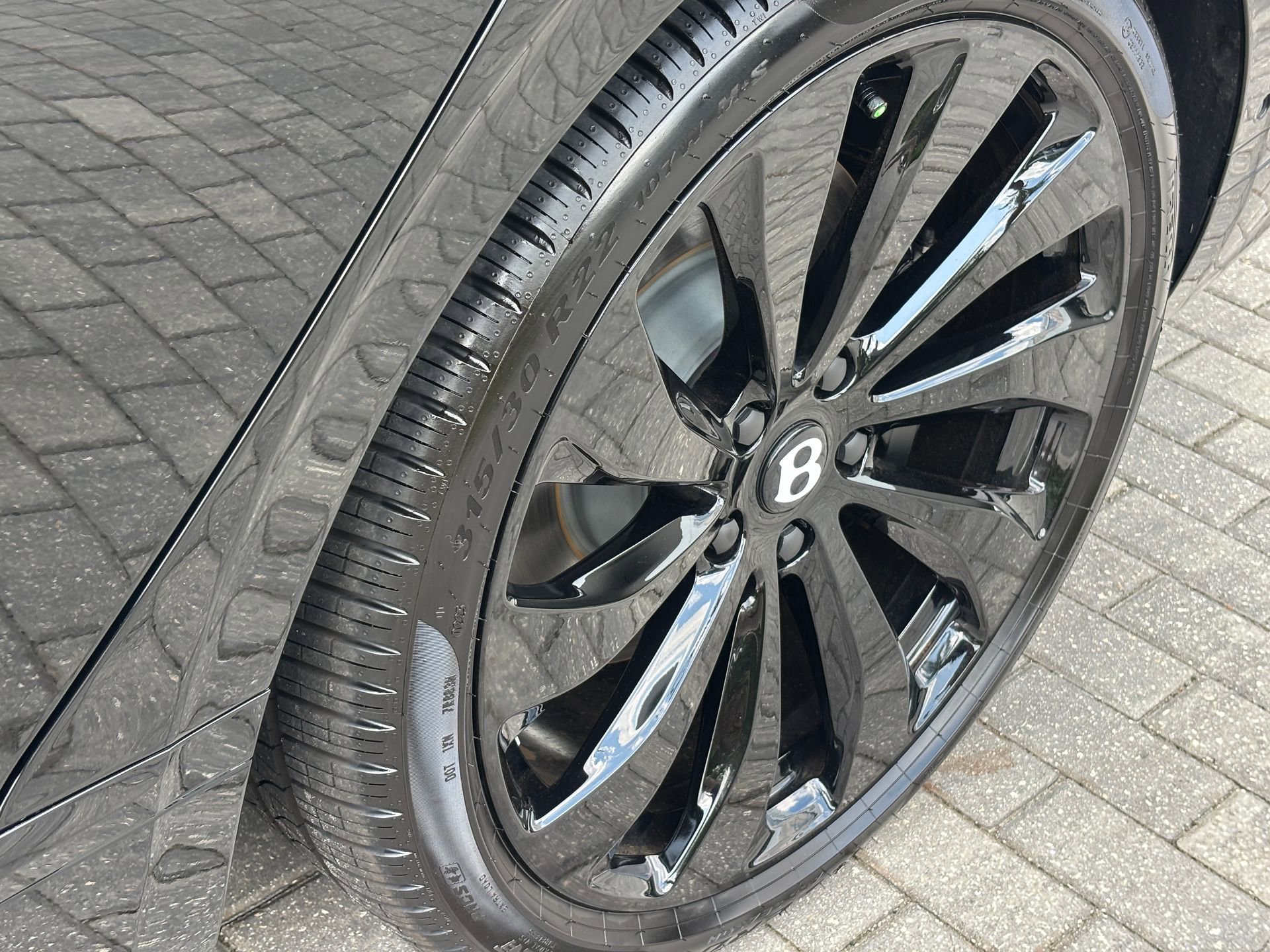 New 2025 Bentley Flying Spur Plug-In Hybrid image 37