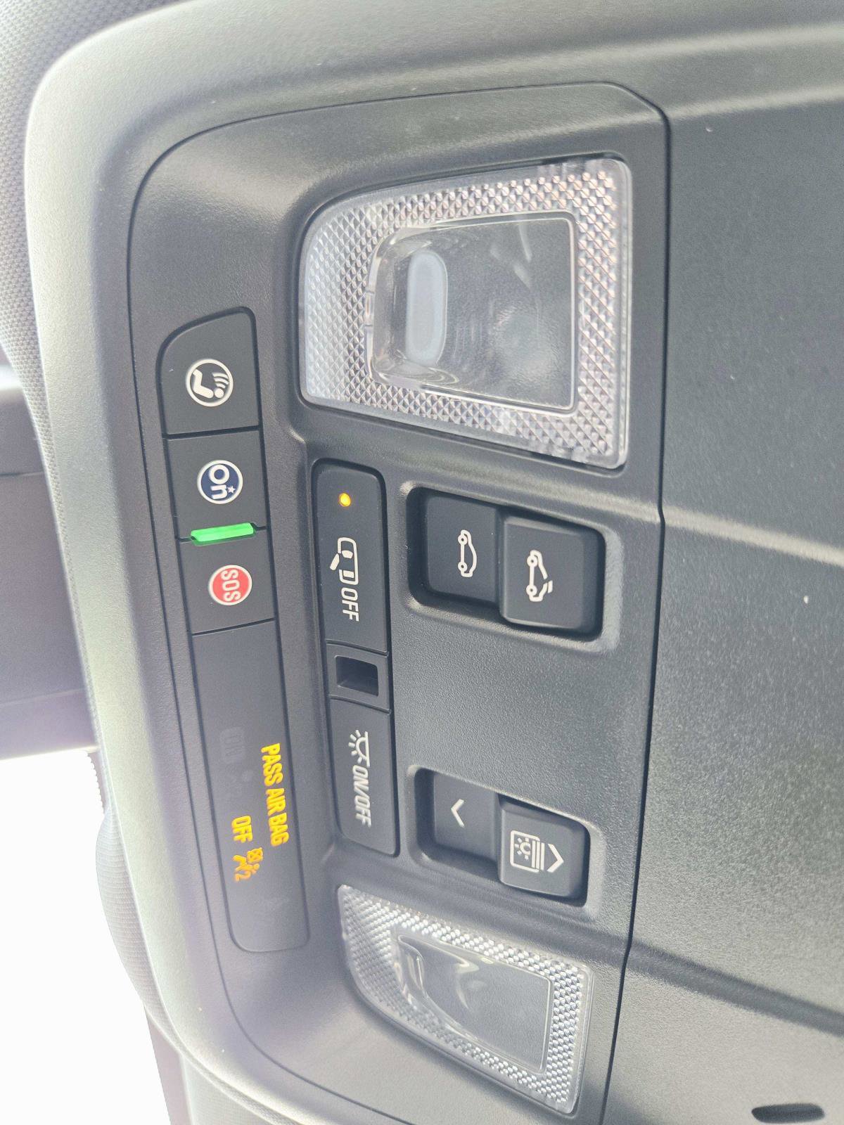 Used 2024 Chevrolet Equinox RS w/ RS Leather Package image 36