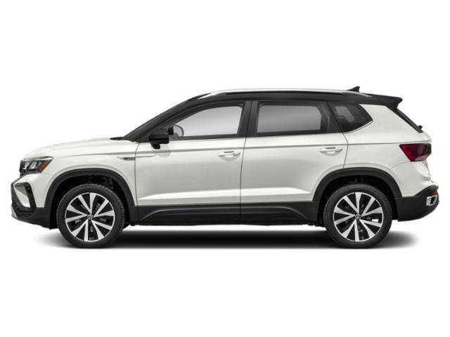 Used 2023 Volkswagen Taos SE w/ Panoramic Sunroof Package FWD image 3