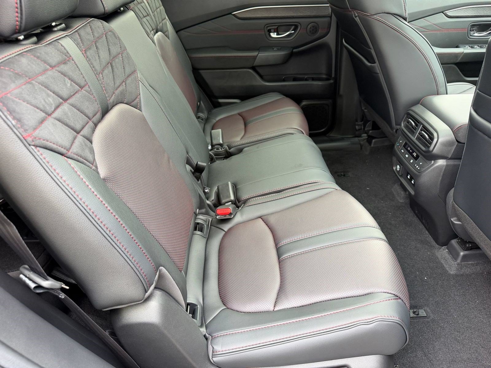 New 2026 Honda Pilot Black Edition image 25