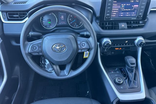 Used 2022 Toyota RAV4 LE image 13