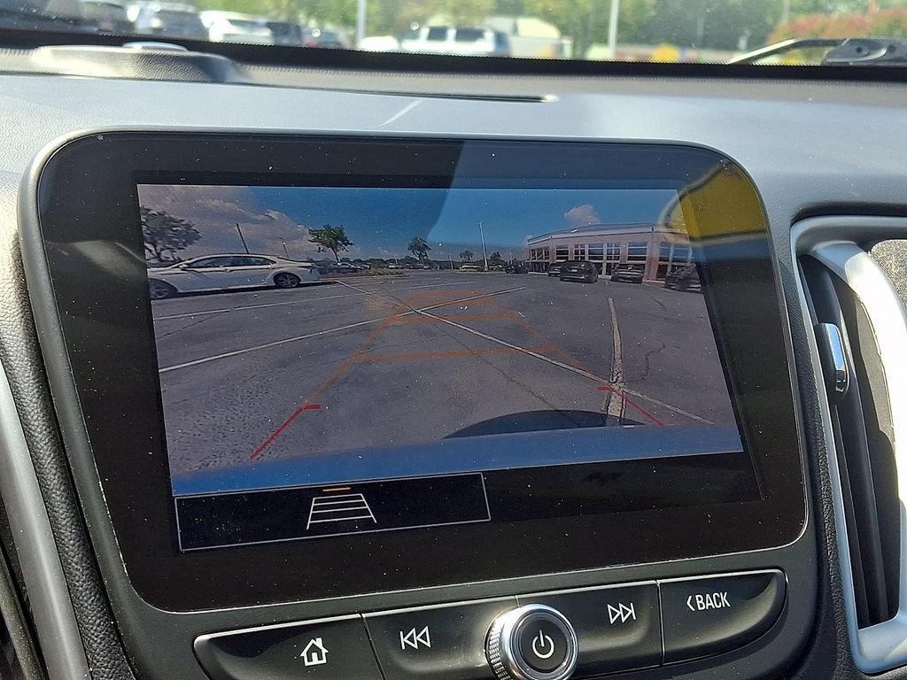 Used 2025 Chevrolet Malibu LT FWD image 17