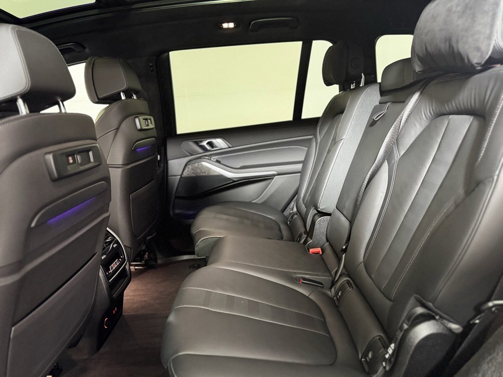 Used 2022 BMW X7 xDrive40i w/ Executive Package image 23