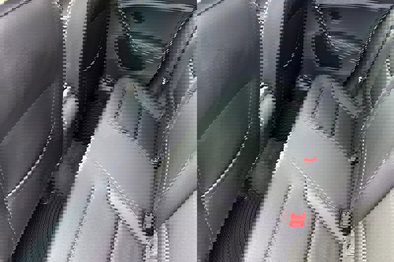 Used 2019 Volkswagen Golf SE image 4