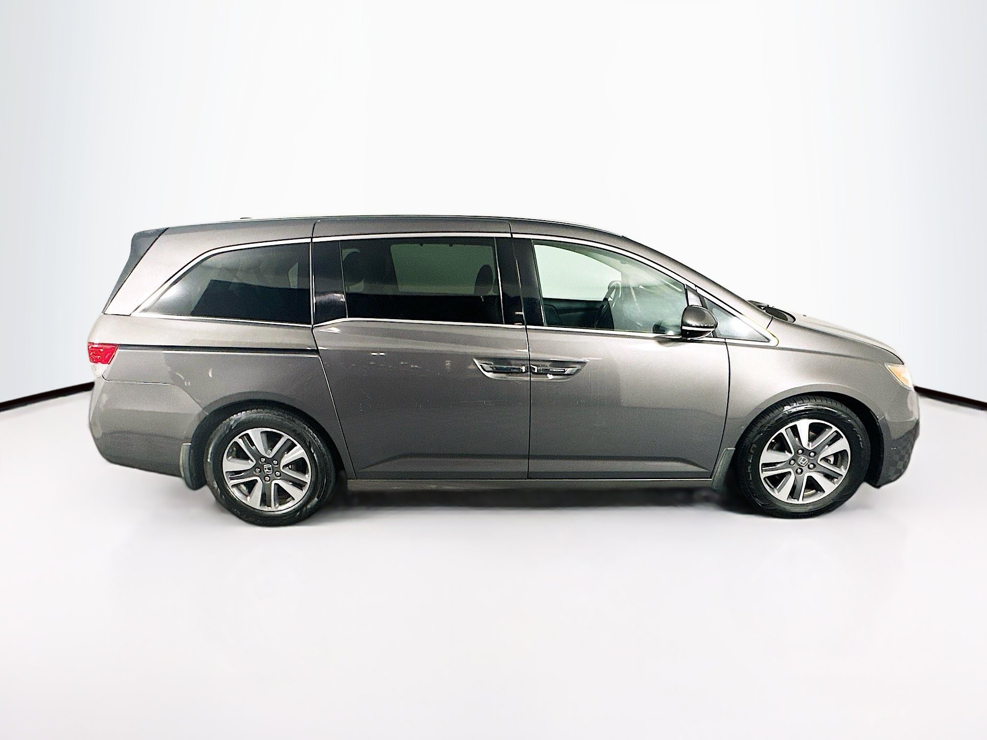 Used 2015 Honda Odyssey Touring image 12