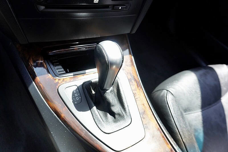 Used 2006 BMW 325i Sedan RWD image 30