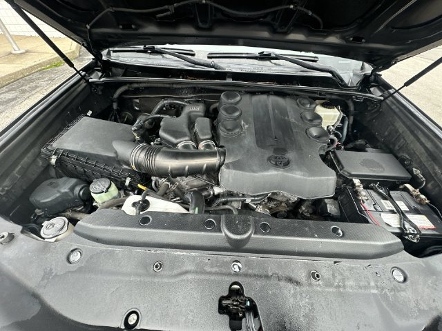 Used 2014 Toyota 4Runner Limited AWD/4WD image 27