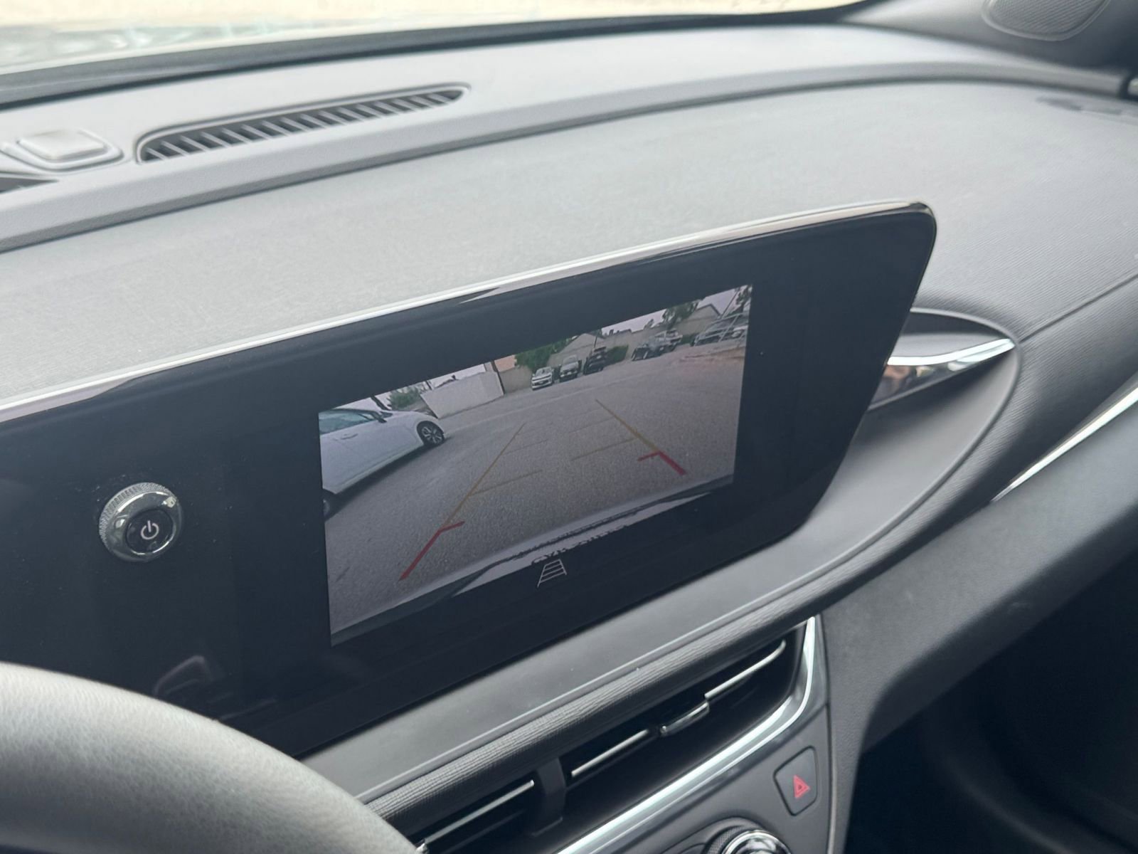 Used 2025 Buick Envista Preferred image 23