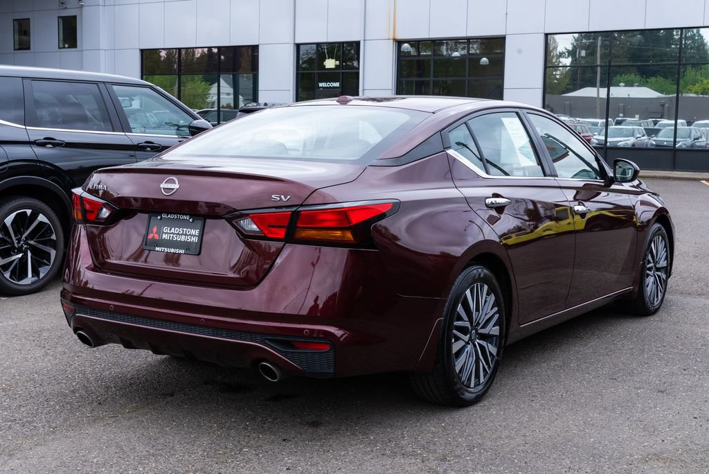 Used 2024 Nissan Altima 2.5 SV w/ SV Premium Package FWD image 6