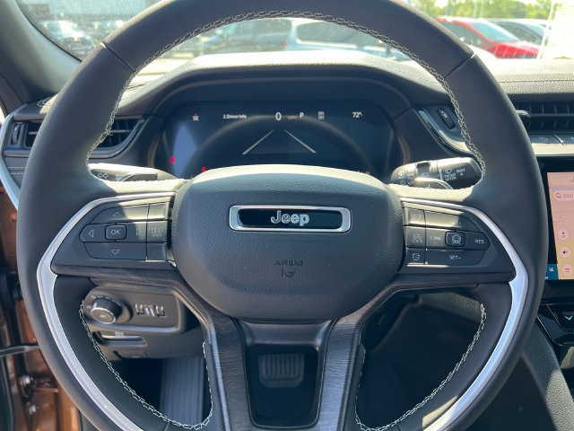 New 2026 Jeep Grand Cherokee L Limited w/ Limited Altitude Package AWD/4WD image 10