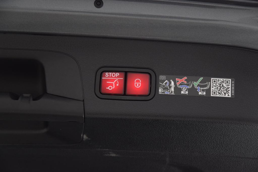 Used 2026 Mercedes-Benz GLS 450 4MATIC image 22
